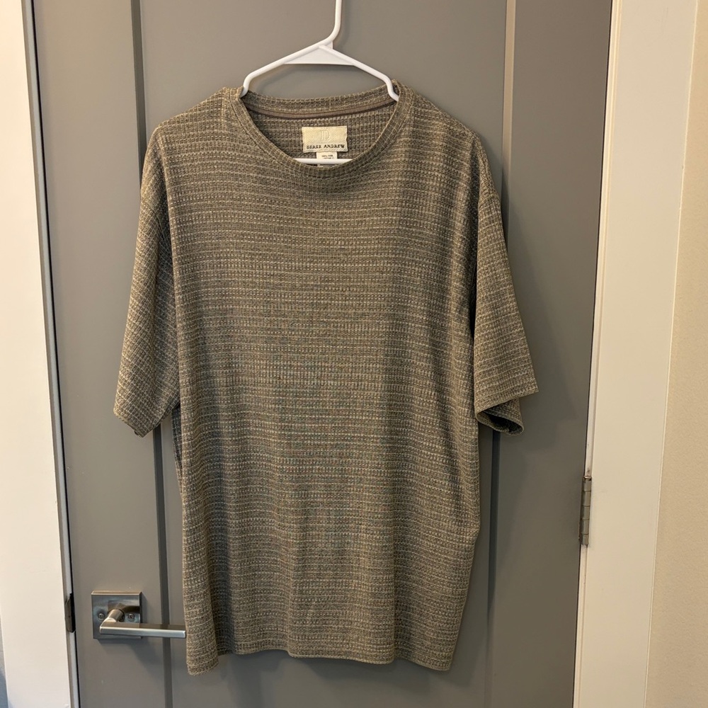 Derek Andrew’s Men's Short Sleeve Knit Tee in Olive